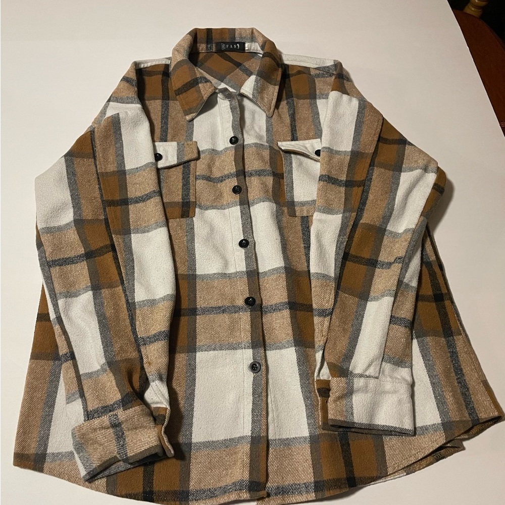 Casual Plaid Button-Down Shirt - Tan & White